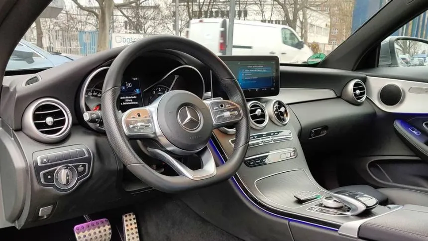 Mercedes C 300 AMG Features