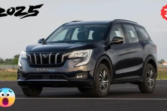 Mahindra XUV700 Car
